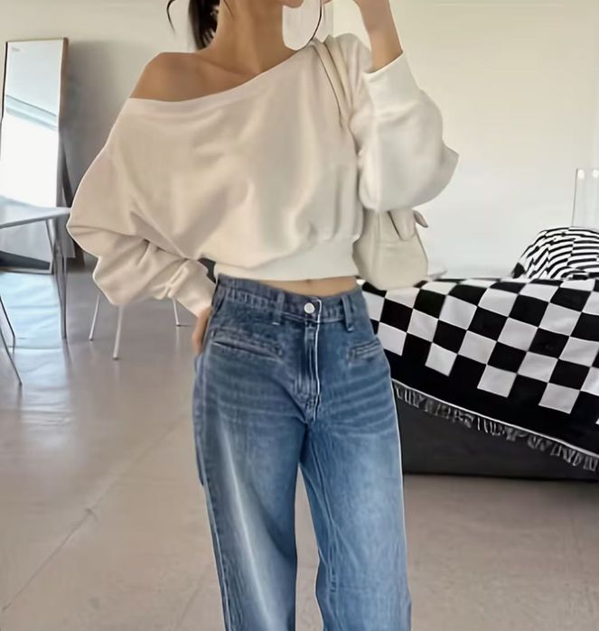 кофта белая с открытым плечом