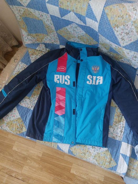 Продам куртку на флисе