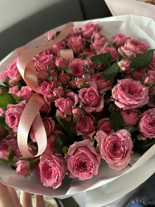 Свежие кустовые розы