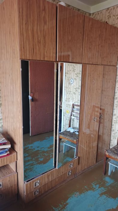 Продам квартиру возле Кадышева 3 комнатную  своя