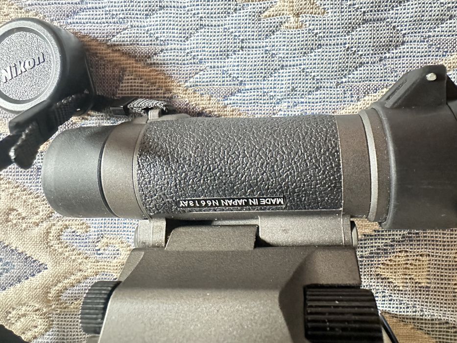 Бинокль Nikon High Grade HG L 10x25 DCF