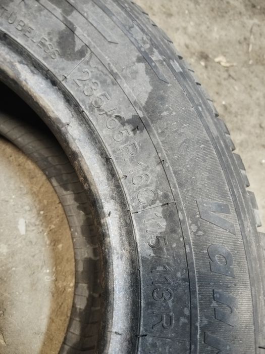 Продам два комплекта резины