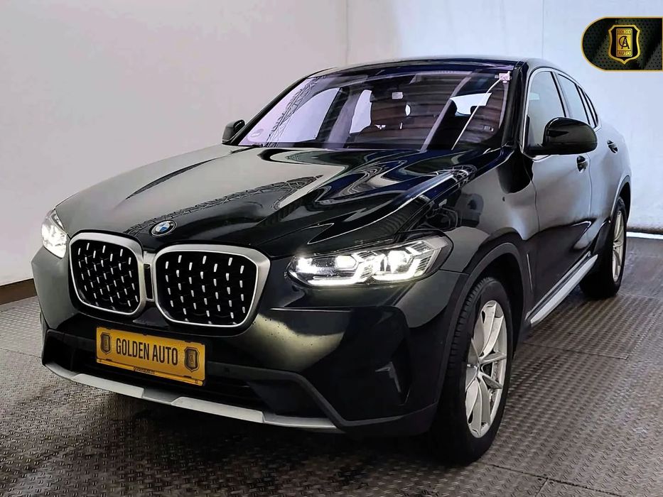 BMW X4 Volan incalzit / Climatizare 3 zone / 4x4 / Parcare AUTOMATA