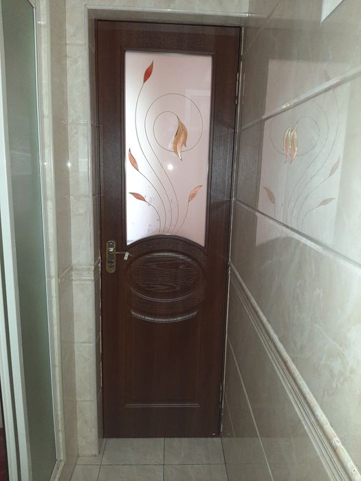 Дверь для туалета