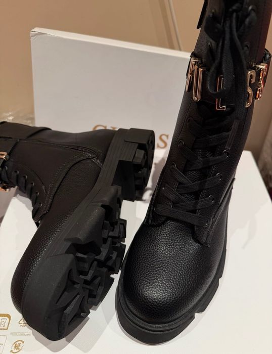 Оригинални дамски боти Guess