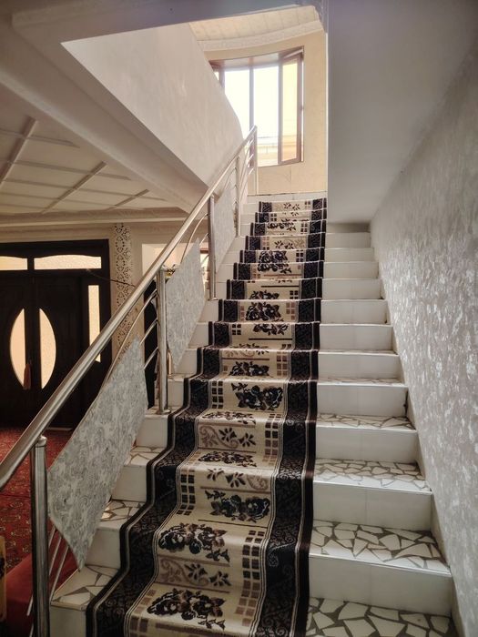 Ховли сотилади срочно