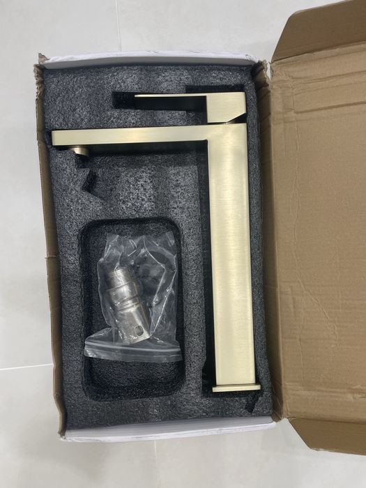 Смеситель на кухонную мойку