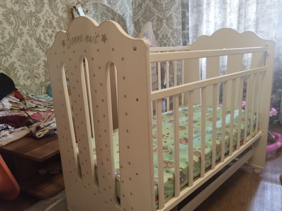 Продам детскую кроватку