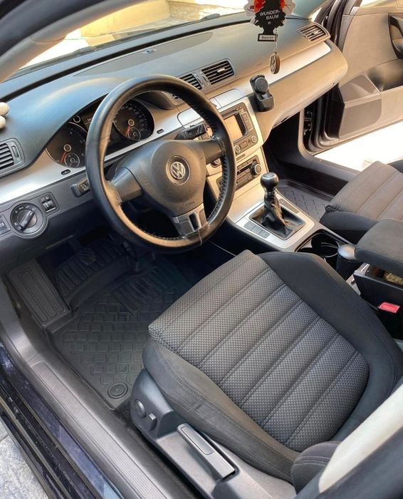 Vând Volkswagen Passat B6