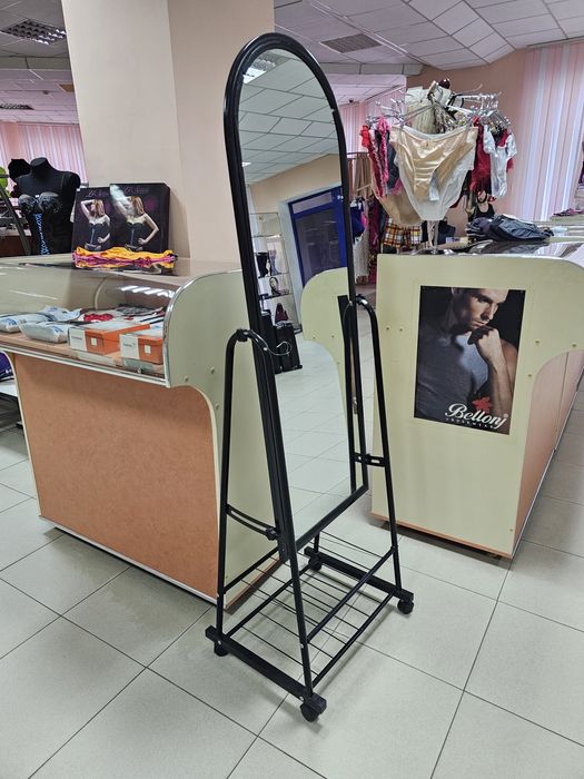 Зеркало напольное в металлической раме