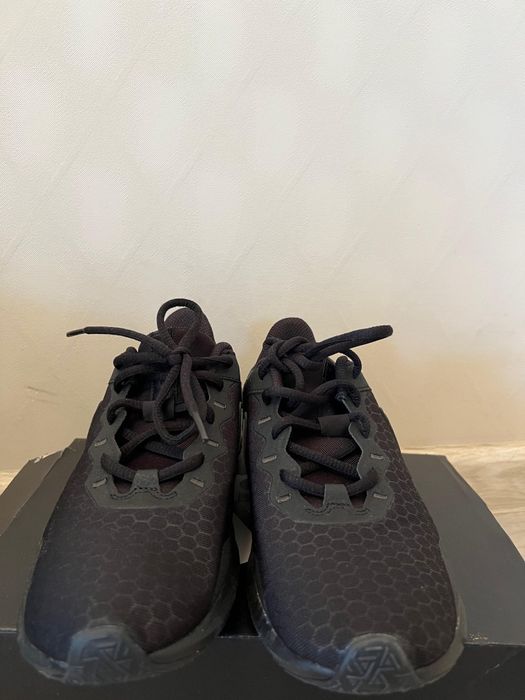 Кроссовки новые Nike