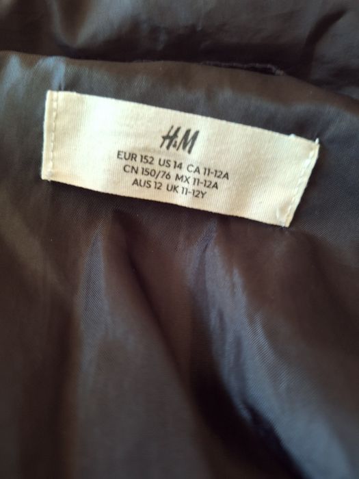 Детски якета  H&M и Sinsaynsy цена за двете+ още дрешки подарък