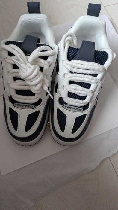 Adidași Louis Vuitton
