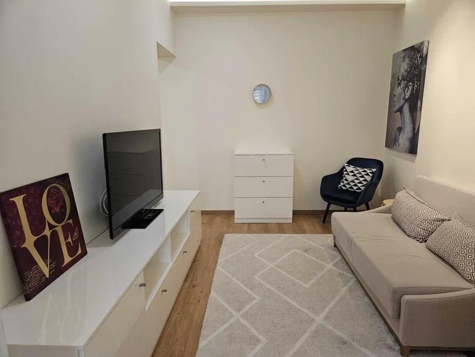 Дава се под наем Двустаен апартамент в Варна, Център - 40 кв.м за 573.24 € - Снимка #4