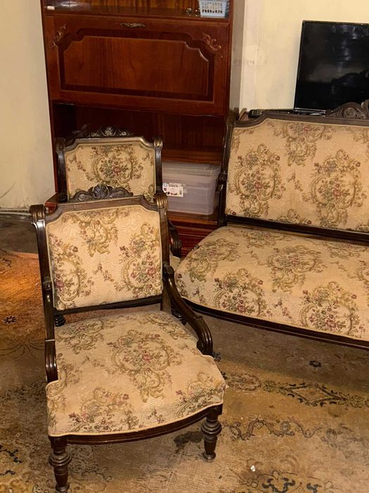 Set mobilier vintage autentic, lemn masiv, model elegant
