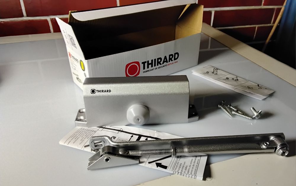 Френски автомат за врата THIRARD  до 60кг.  НОВ