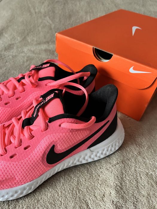 Оригинални Дамски маратонки Nike