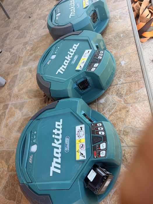 Aspirator robot Makita pe bateri