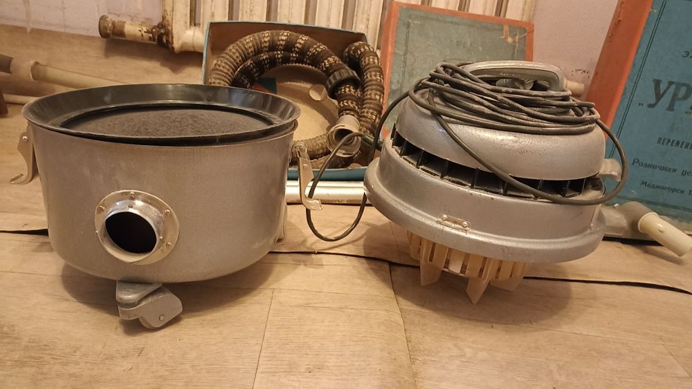 Пылесос винтажный