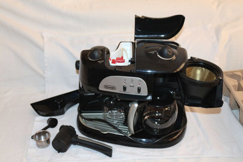 Vand cafetiera expresor DeLonghi BCO 130