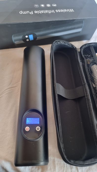 Компресор за гуми с батерия 12в 5ач. Изключително компактен и удобен