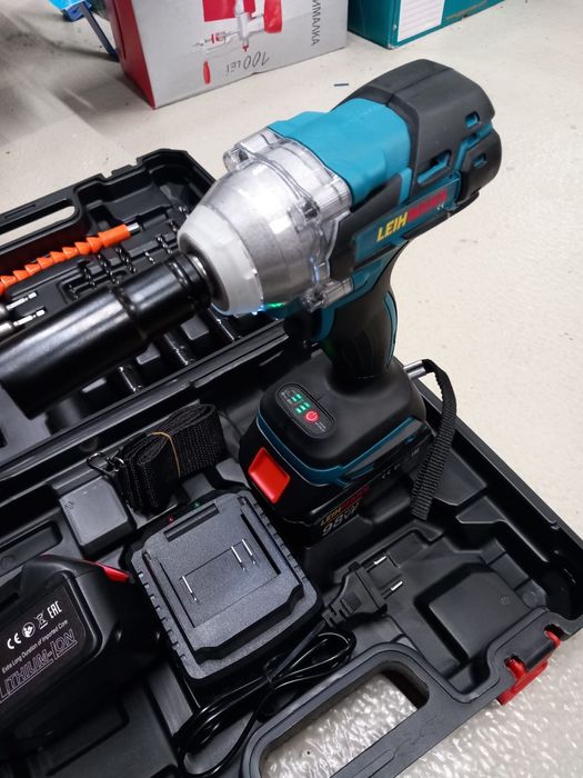 Pistol impact/înșurubat cu 2 acumulatori și cap de 1/2