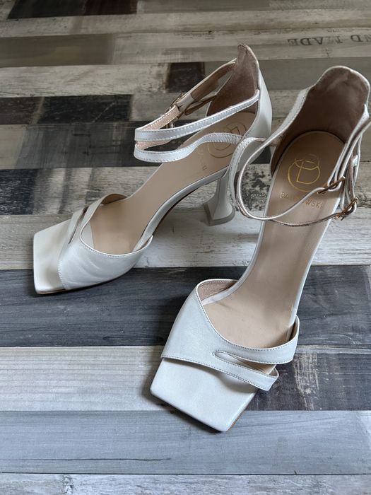 Кожени сандали Baldowski