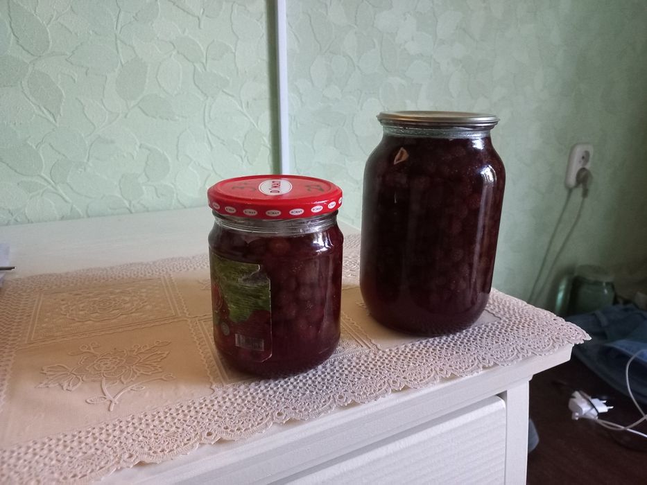 Земляничное варенье и клубничное ,малиновое ,смородина домашняя и  сте