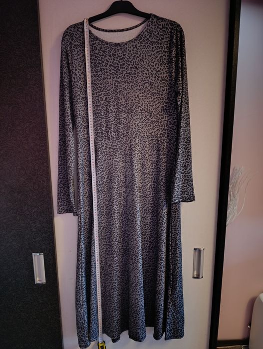 Нова сива рокля.