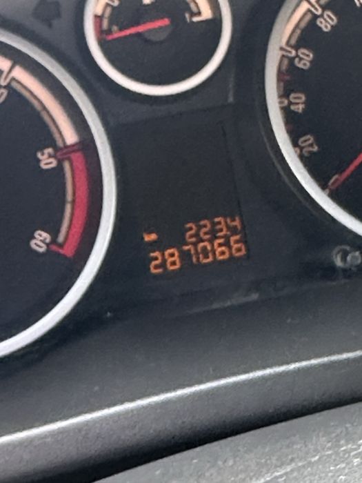 Opel corsa 1.3 d eco flex - consum drum lung 3.5-4% . Proprietar acte la zi - optiuni diverse - se vinde cat mai repede posibil