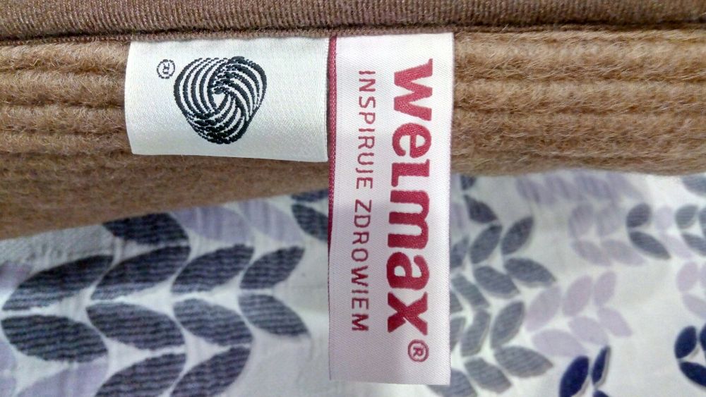 Продавам луксозен спален комплект от камилска вълна