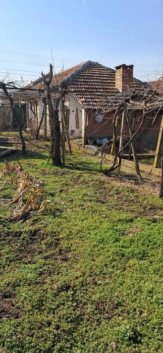 Продавам имот в с. Овча могила