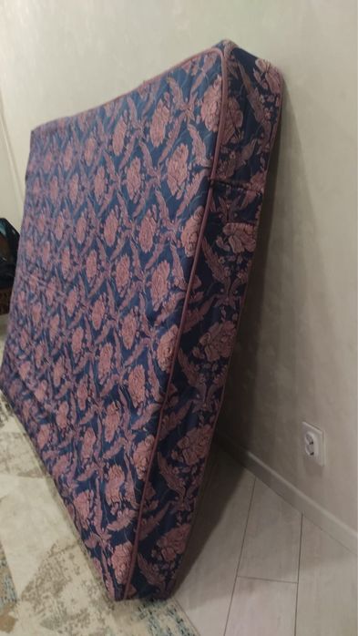 Продам Матрас 200х160