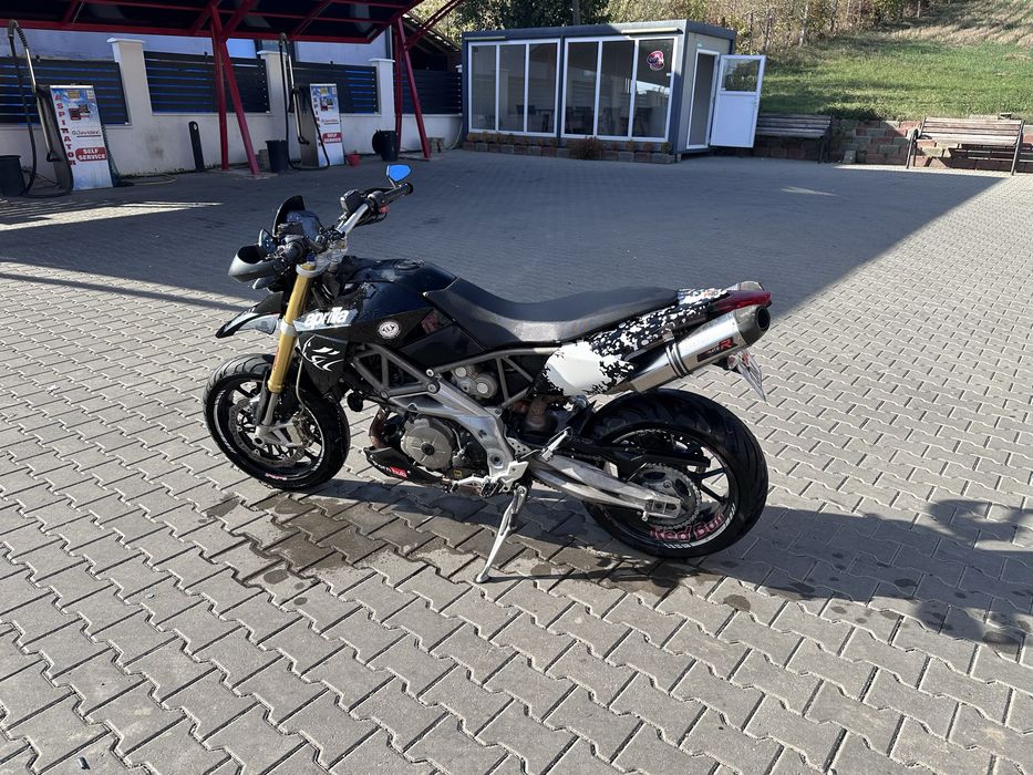 Aprilia Dorsoduro 750 super moto