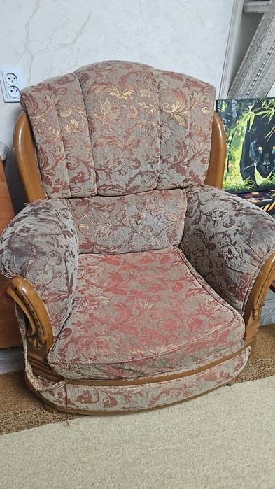 Диван и два кресла