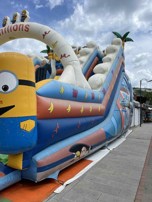 Батут пързалка - Миньони
