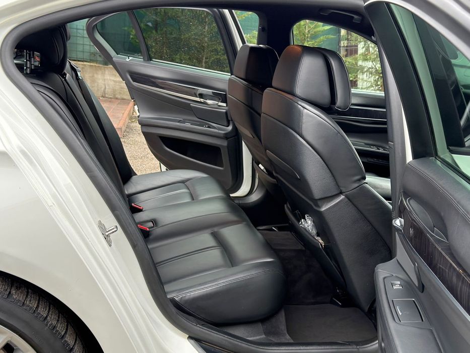BMW Seria 7 2010 — imagine 3