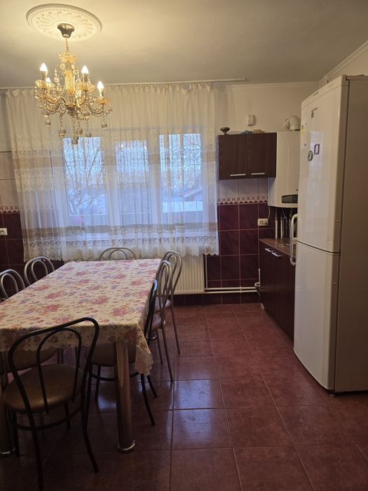 Închiriez casă P +M