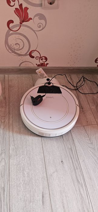 Vând aspirator robot nou in cutie