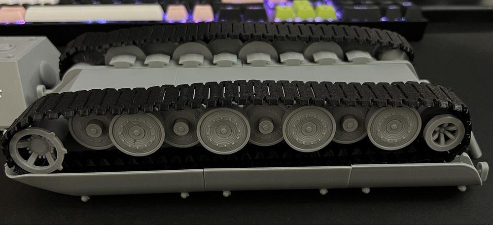 Macheta Super heavy tank E-100 scara 1:35(Panzerkampfwagen E-100)