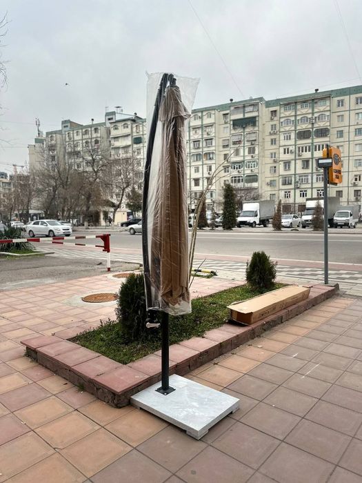 Продается зонт-навес для кафе и ресторанов.