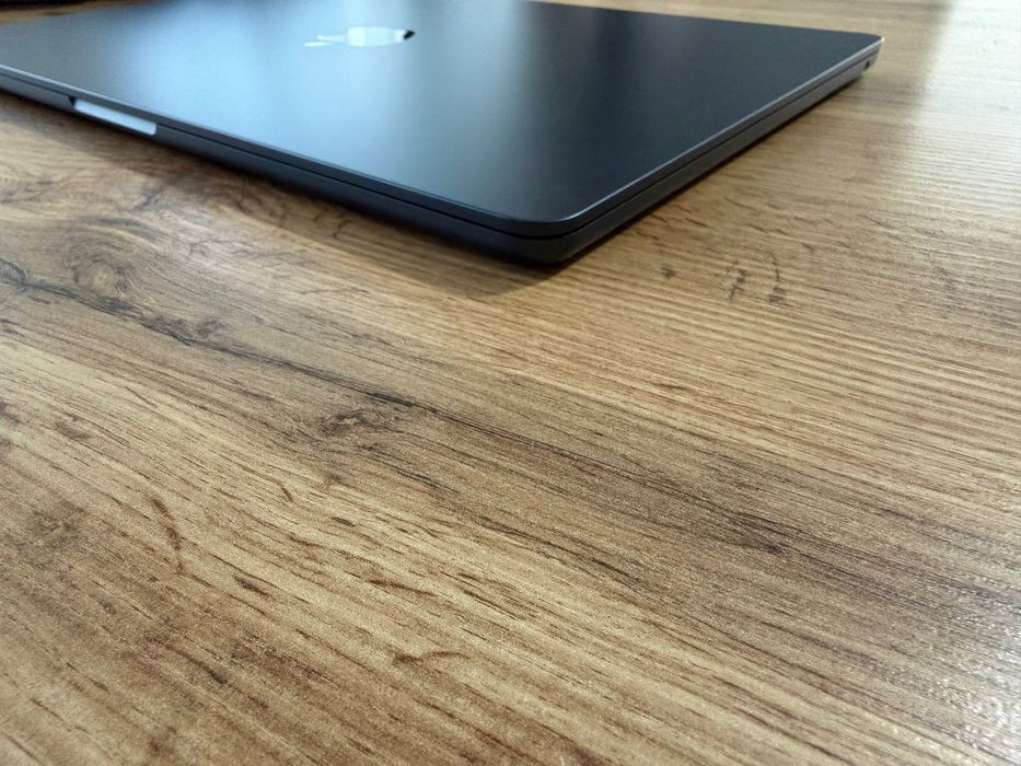 MacBook Air 15" M4 Chip 10-CPU, 10-GPU, 16GB RAM, 512SSD В ГАРАНЦИЯ