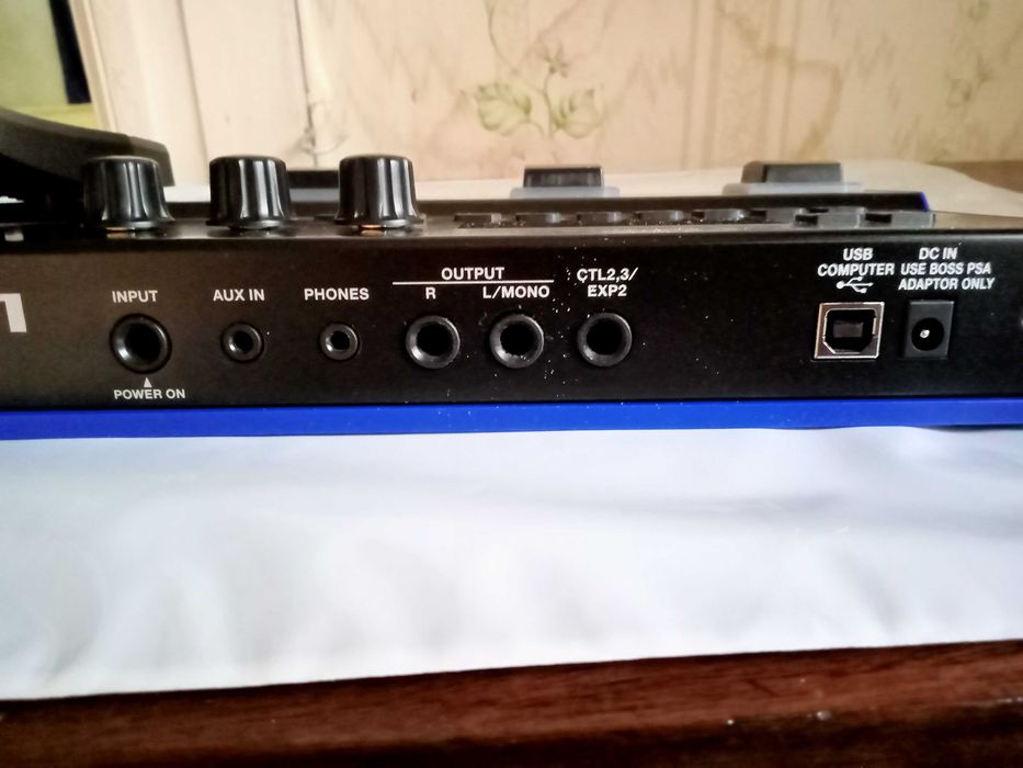 Процессор гитарный BOSS-GT1