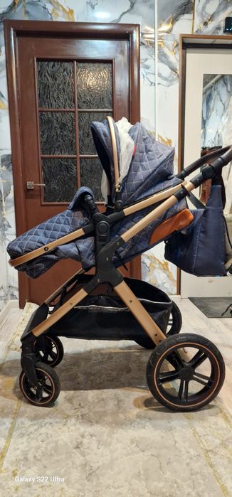 Продам коляску 3в1