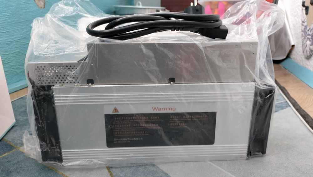 Продам Whatsminer M30S+