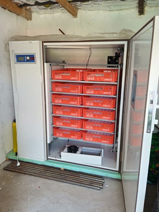 Inkubator sotiladi 1000talik