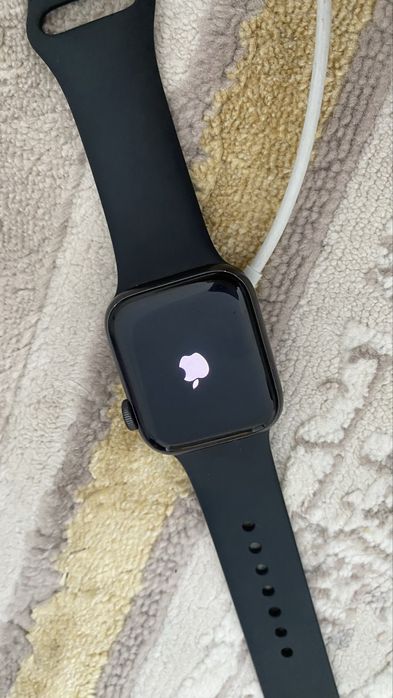 apple watch SE 40mm ORIGINAL