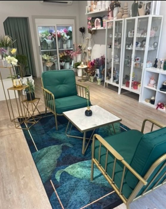 Продава се магазин за цветя и подаръци "Izabels Flower"