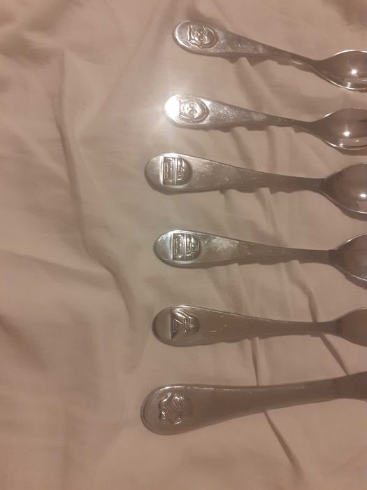 Продавам прибори за хранене