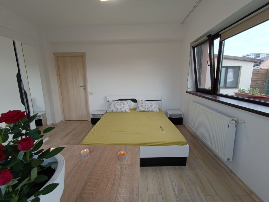 Apartament 3 camere curte proprie  2 locuri de parcare